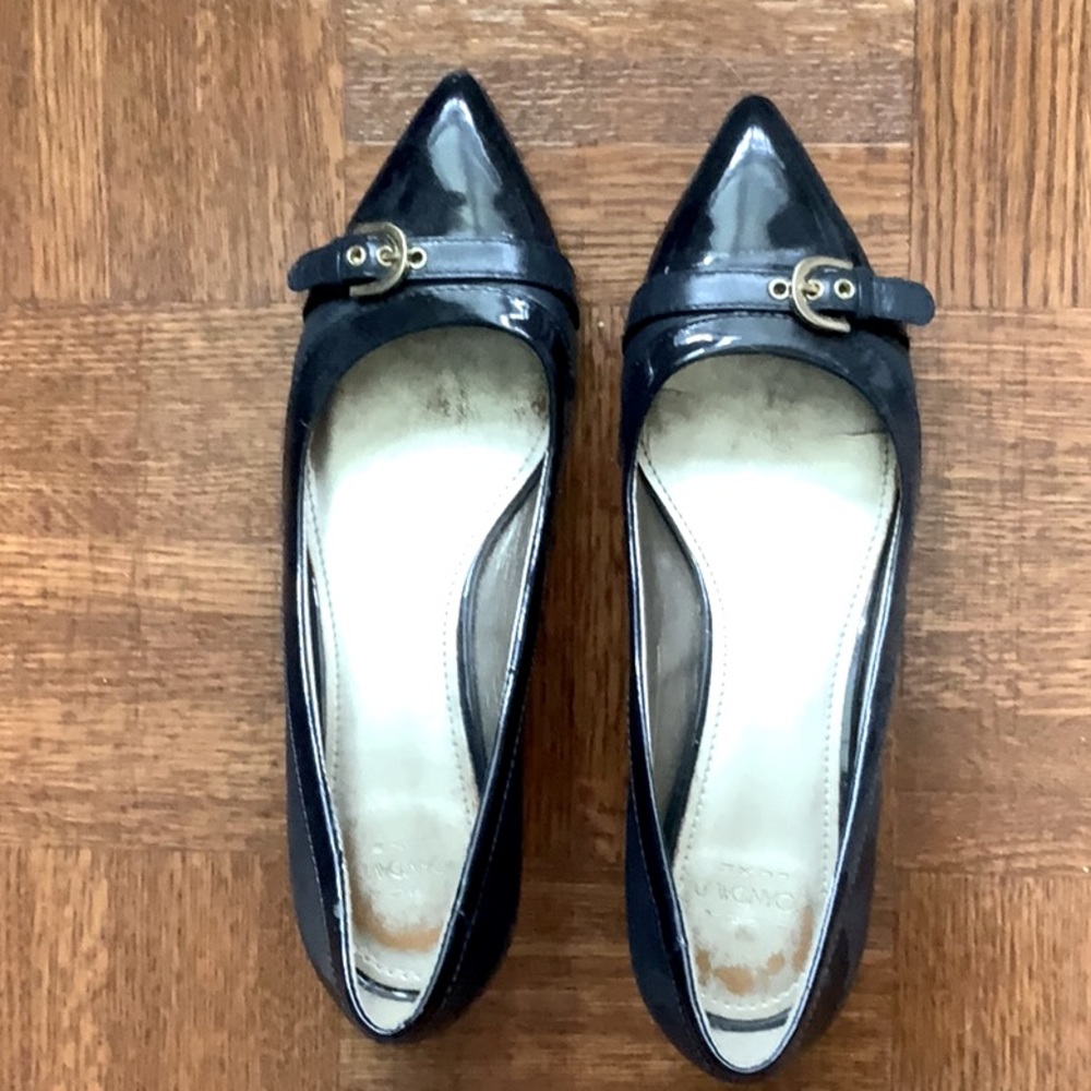 Joan & David navy kitten heel shoes - rarely worn